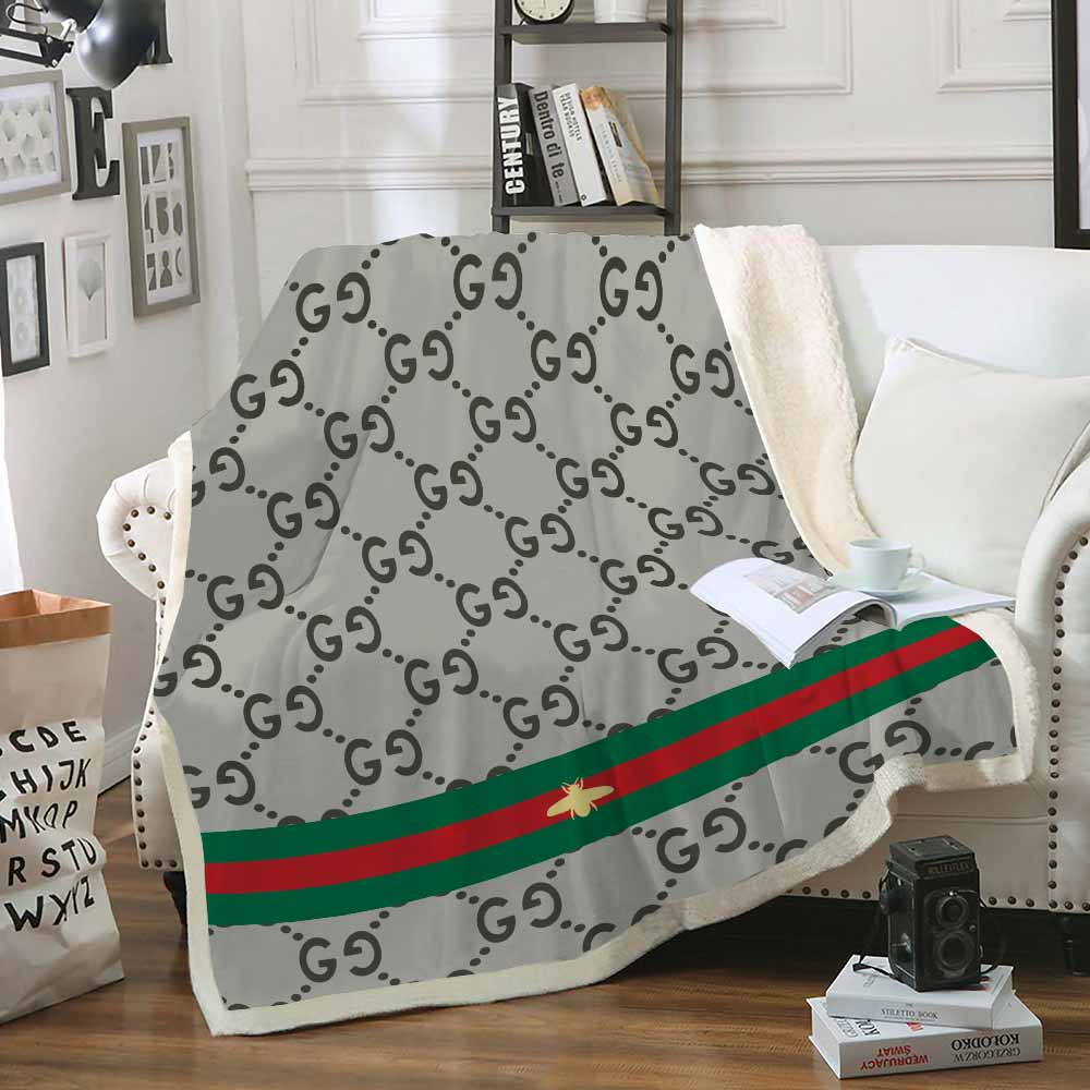 Ash gray Gucci blanket Ash gray Gucci blanket
