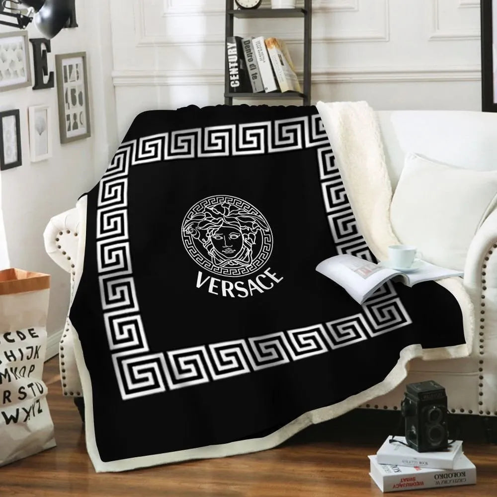 White pattern Versace blanket White pattern Versace blanket