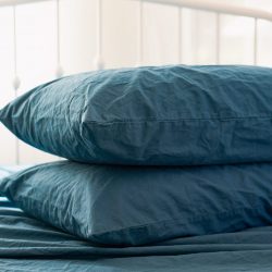 Crinkle Percale Organic Cotton Pillowcase Set Deschea DSC 0373.jpg