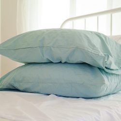 Crinkle Percale Organic Cotton Pillowcase Set Deschea DSC 0682.jpg