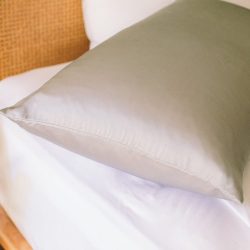 100% Silk Luxury Pillowcase Deschea NESTBEDDING2021 1790Web.jpg