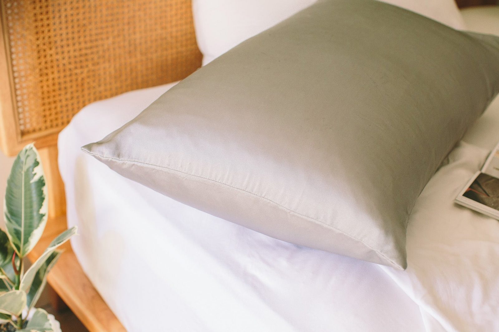 100% Silk Luxury Pillowcase 100% Silk Luxury Pillowcase