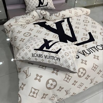 Louis Vuitton Bedding Set – TB547