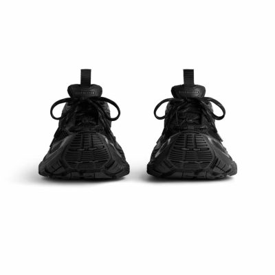 10XL Sneaker Black 3.jpg