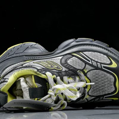 10XL Sneaker Grey Yellow 3.jpg