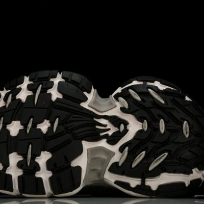 10XL Sneaker White 2.jpg