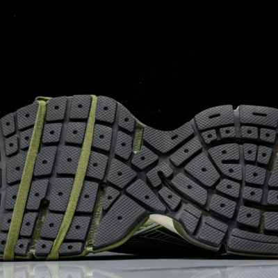 3XL Sneaker Khaki Eggshell 3.jpg