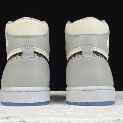 Air Jordan 1 Retro High Dior 1.webp