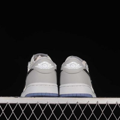 Air Jordan 1 Retro Low Dior 4.jpg