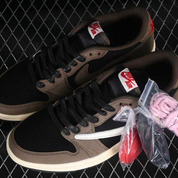 Air Jordan 1 Retro Low OG SP Travis Scott Mocha 5.jpg