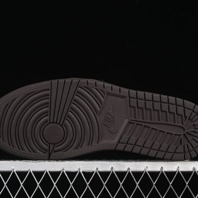 Air Jordan 1 Retro Low OG SP Travis Scott Velvet Brown 2.jpg