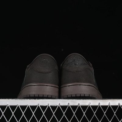 Air Jordan 1 Retro Low OG SP Travis Scott Velvet Brown 3.jpg
