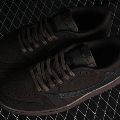 Air Jordan 1 Retro Low OG SP Travis Scott Velvet Brown 5.jpg