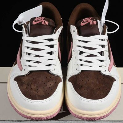 Air Jordan 1 Retro Low OG Travis Scott Dark Pony Deschea Air Jordan 1 Retro Low OG Travis Scott Dark Pony 5.jpg