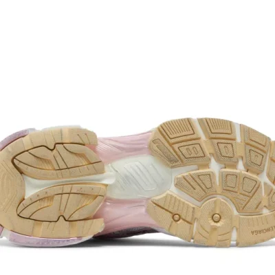 Balenciaga Runner Pink White 3 800x533 1.webp