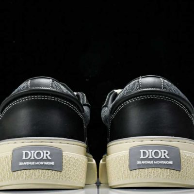 D1or B33 Black Oblique 5.jpg