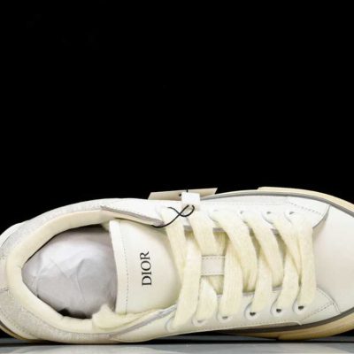 D1or B33 White Oblique 3.jpg