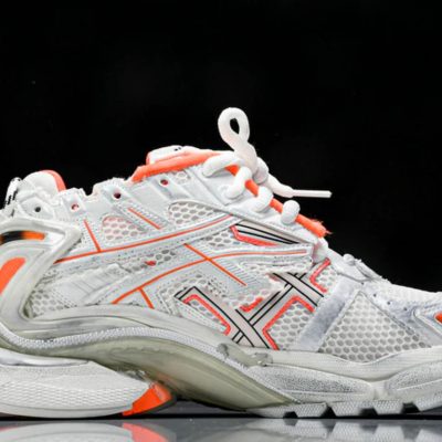 Runner Sneaker ‘Eggshell Neon Orange’