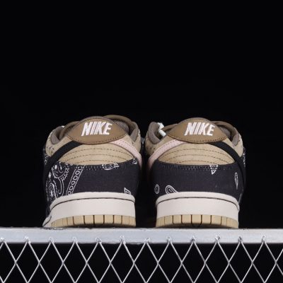 SB Dunk Low Travis Scott 4.jpg