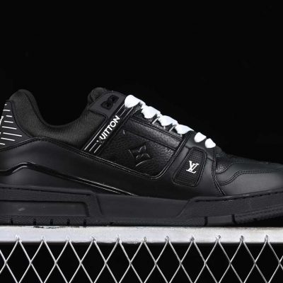 Louis Vuittоп Trainer Low Black Embossed Monogram 2.jpg